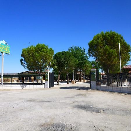 Alojamiento Rural Los Delfines Valdepeñas المظهر الخارجي الصورة